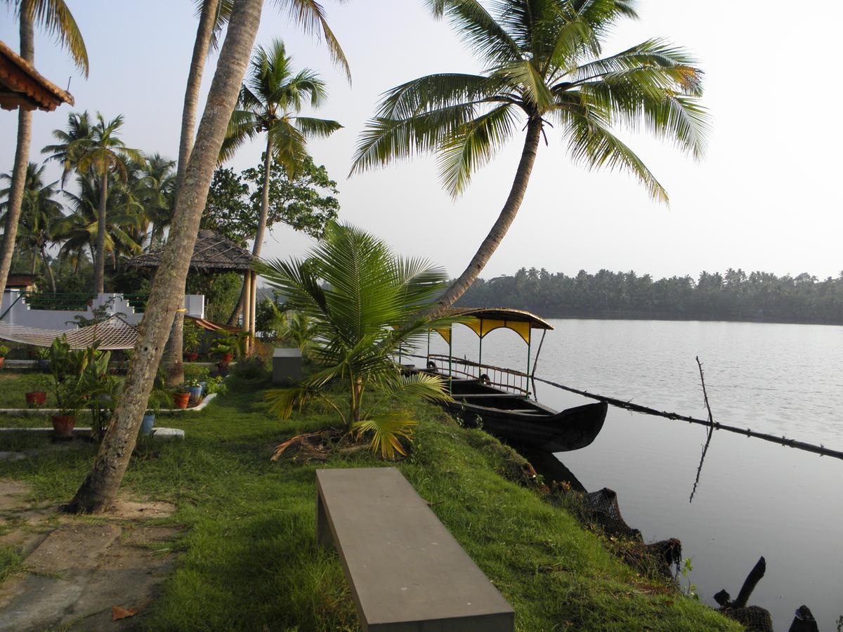 Breeze Backwater Homes Homestay Kochi