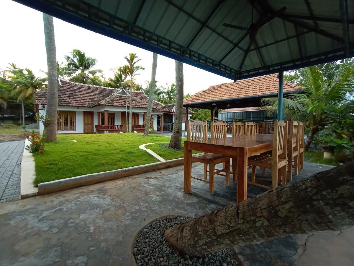 Breeze Backwater Homes Homestay Kochi